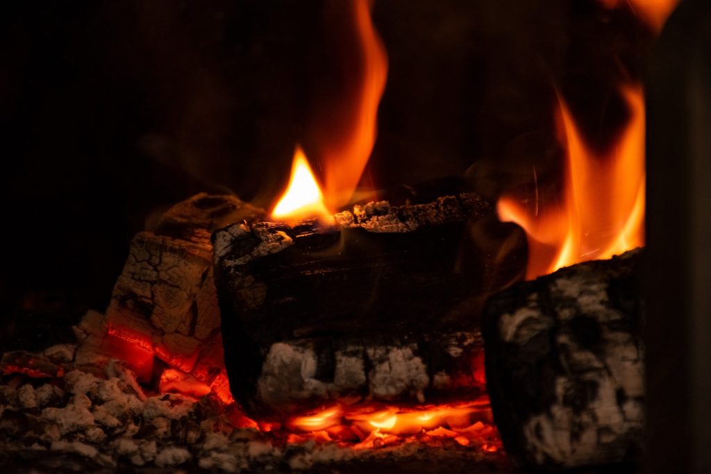 calentar la casa con fuego