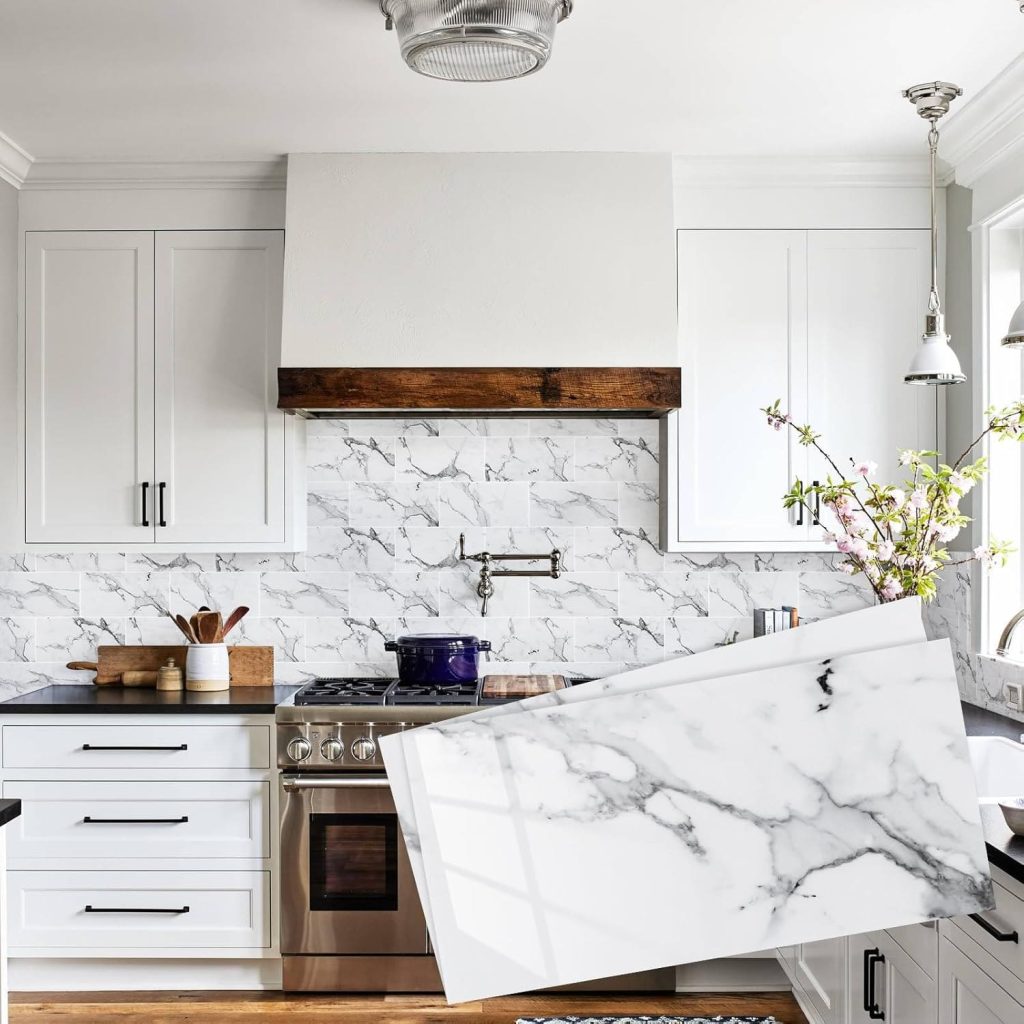 Azulejos adhesivos ABYSSALY imitación mármol blanco con vetas negras