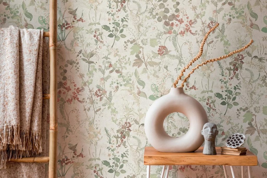 Papel pintado floral con bayas