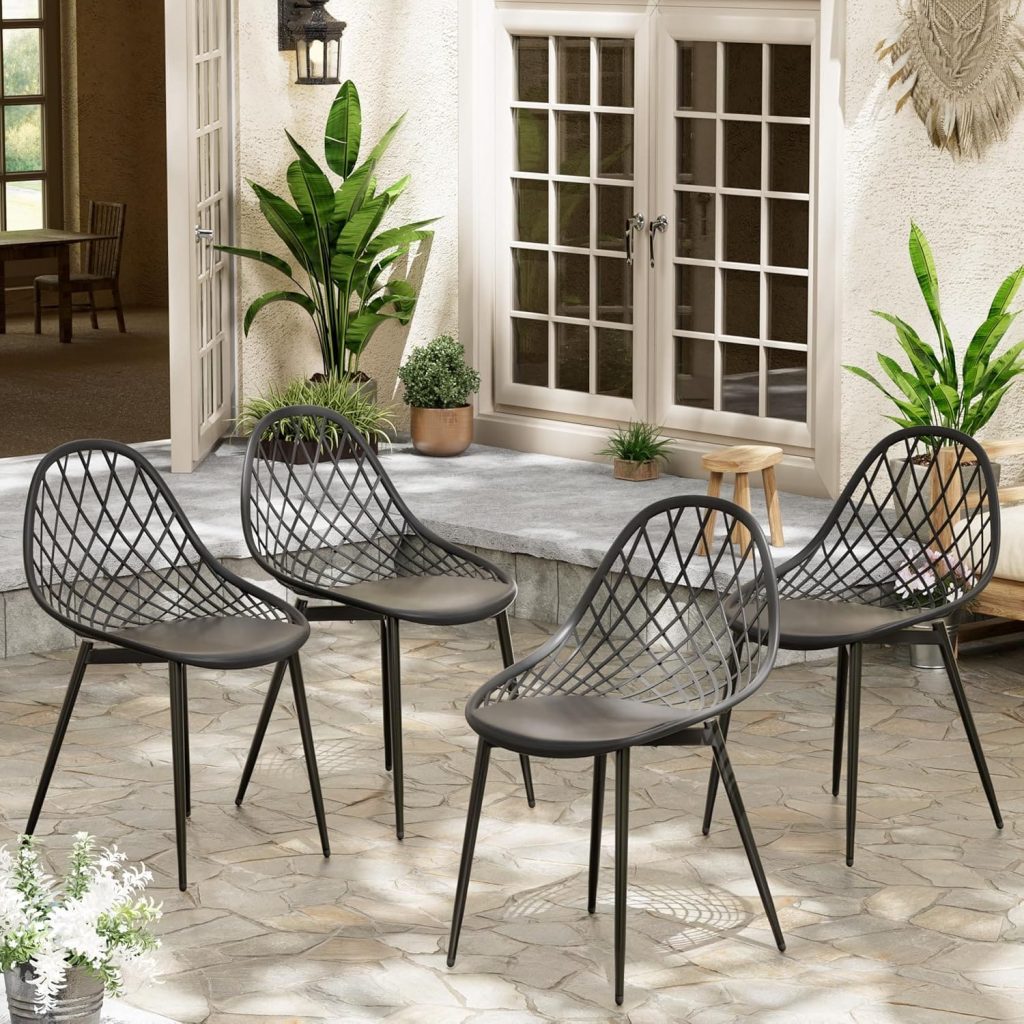 Sillas de plástico modernas para jardín.