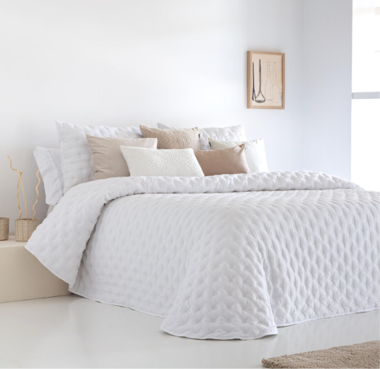Edredón blanco cama de 90