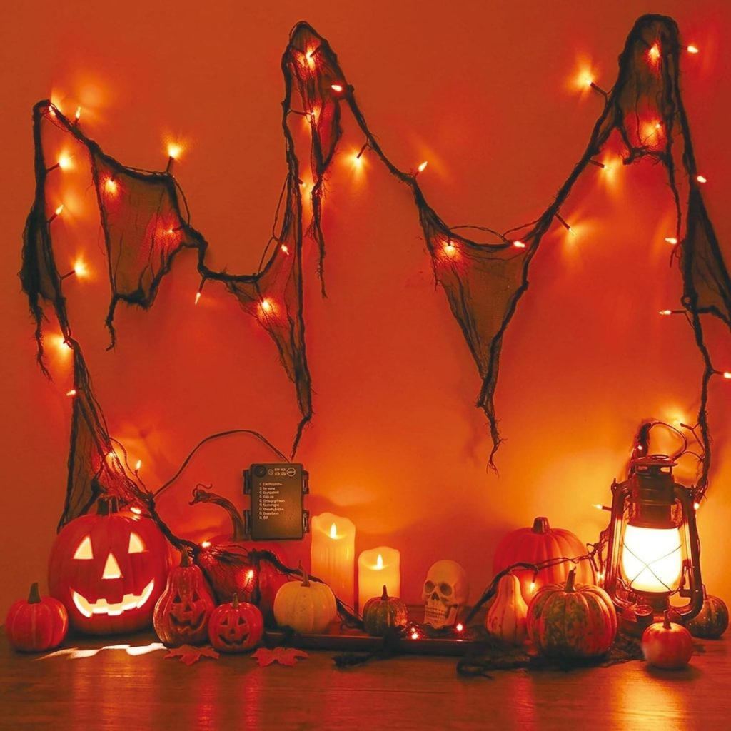 Guirnalda con gasa negra y luces para Halloween